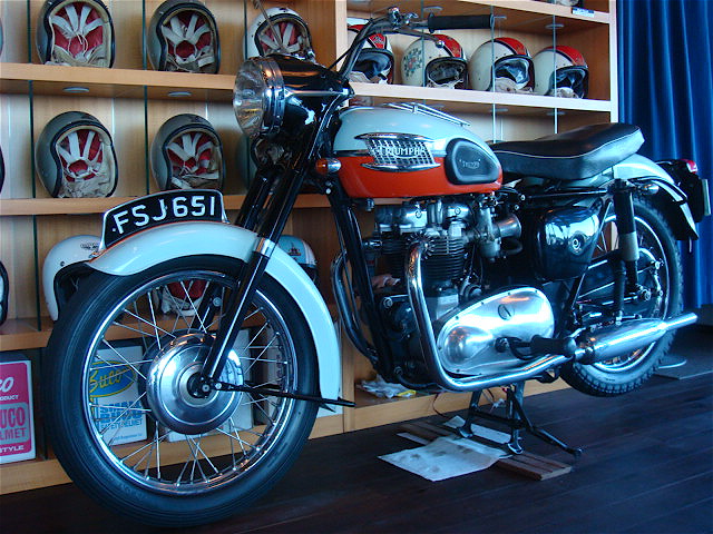 Triumph T120 First Bonneville 1959: D.Lewis