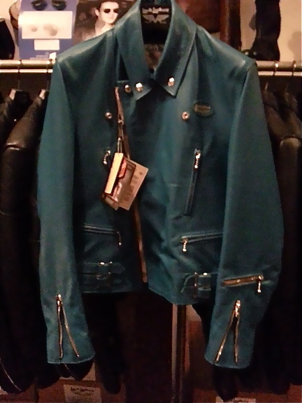 2つのTurquoise color.: D.Lewis